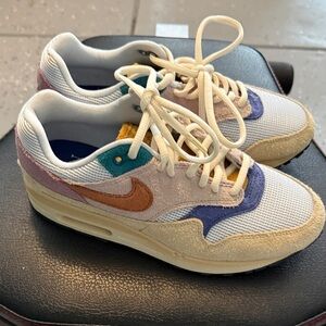 Nike WMNS Air Max 1 '87